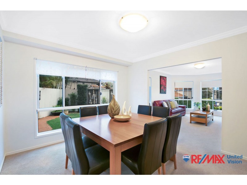 19 Pacific Close, Carindale QLD 4152
