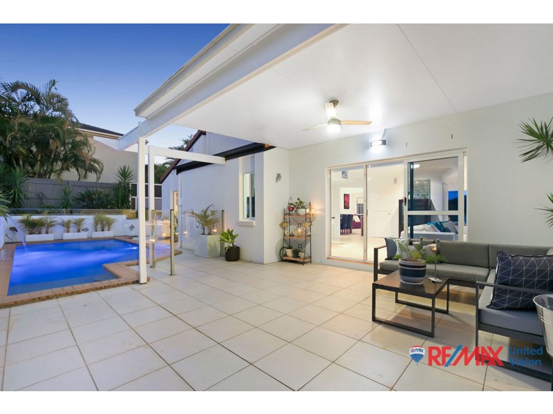 19 Pacific Close, Carindale QLD 4152