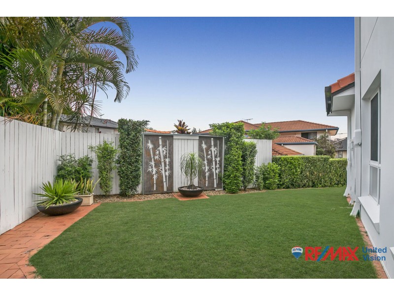 19 Pacific Close, Carindale QLD 4152