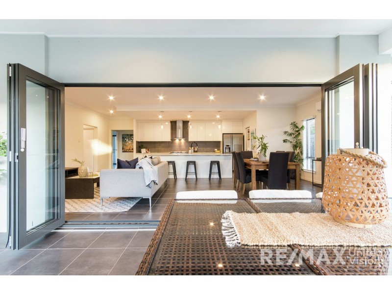 4 Beard Place, Wellington Point QLD 4160