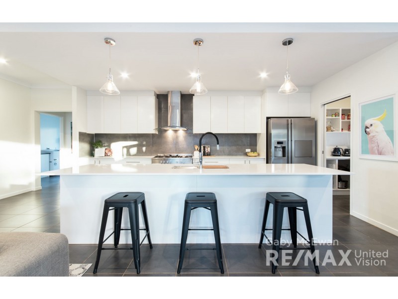 4 Beard Place, Wellington Point QLD 4160