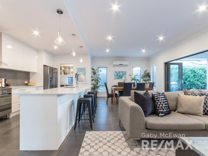 4 Beard Place, Wellington Point QLD 4160
