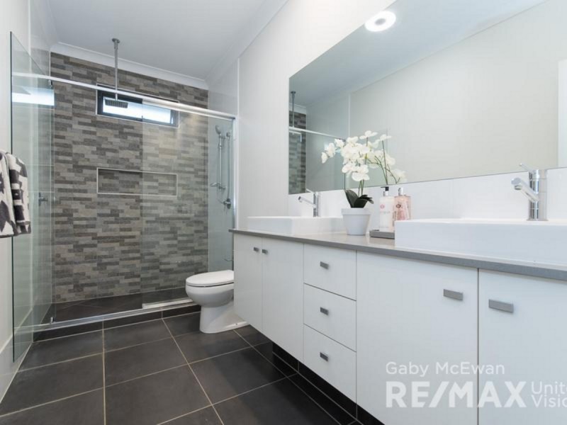4 Beard Place, Wellington Point QLD 4160