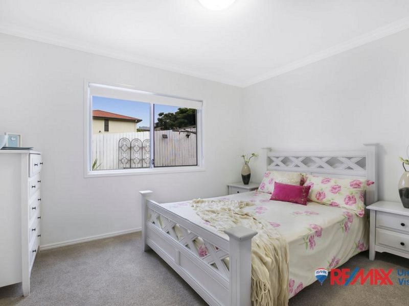 19 Pacific Close, Carindale QLD 4152