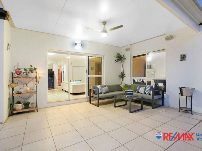 19 Pacific Close, Carindale QLD 4152