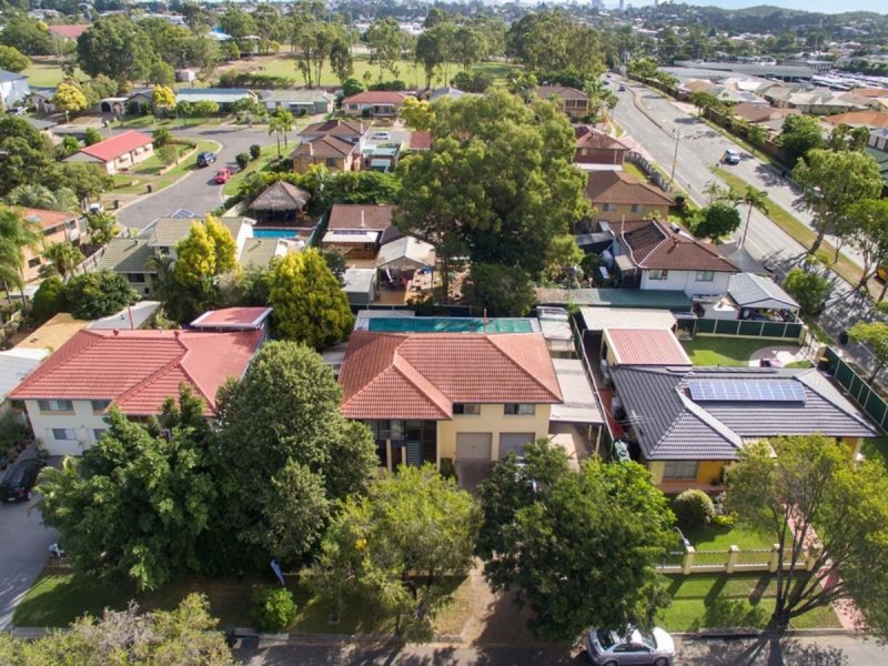 3 Eynsford Street, Carindale QLD 4152