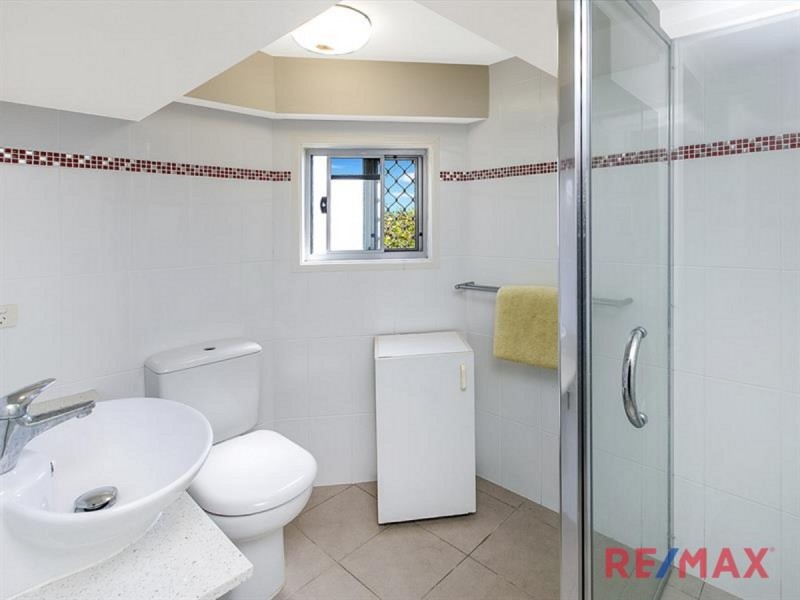 76 Pareena Crescent, Mansfield QLD 4122