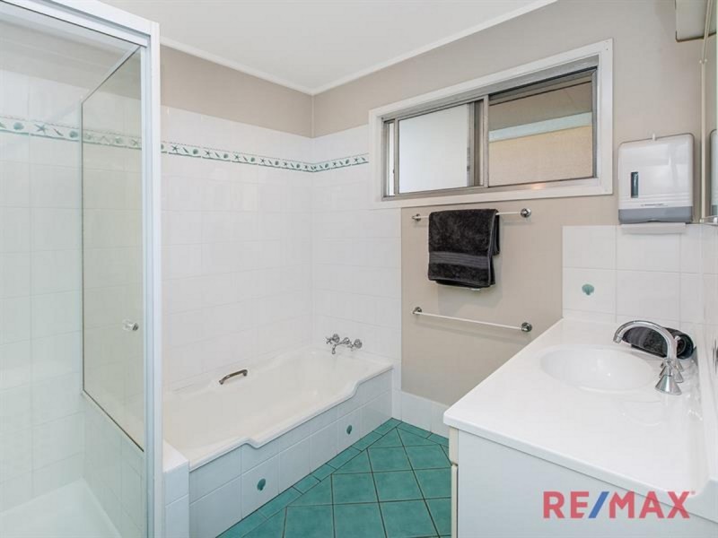 76 Pareena Crescent, Mansfield QLD 4122