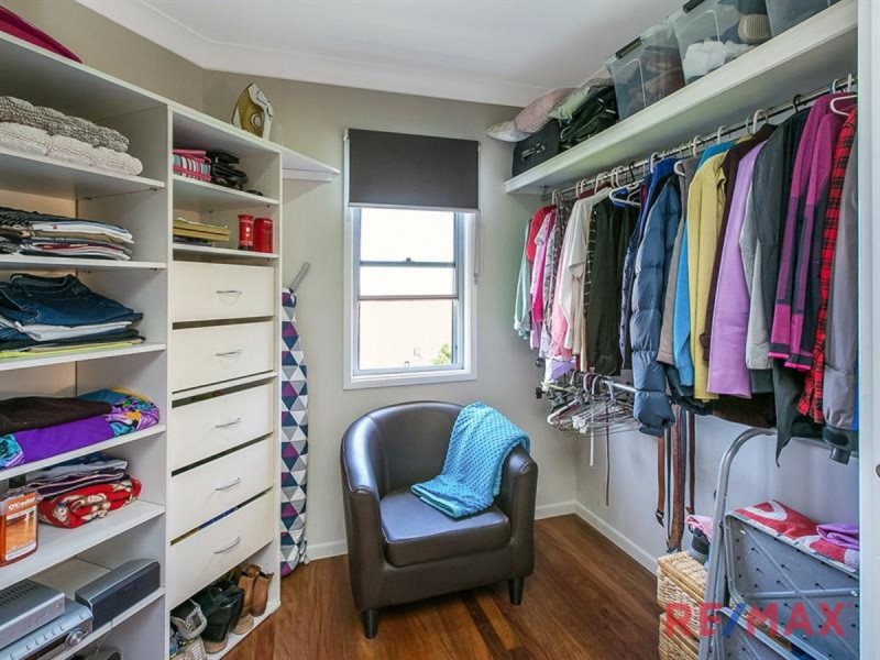 76 Pareena Crescent, Mansfield QLD 4122