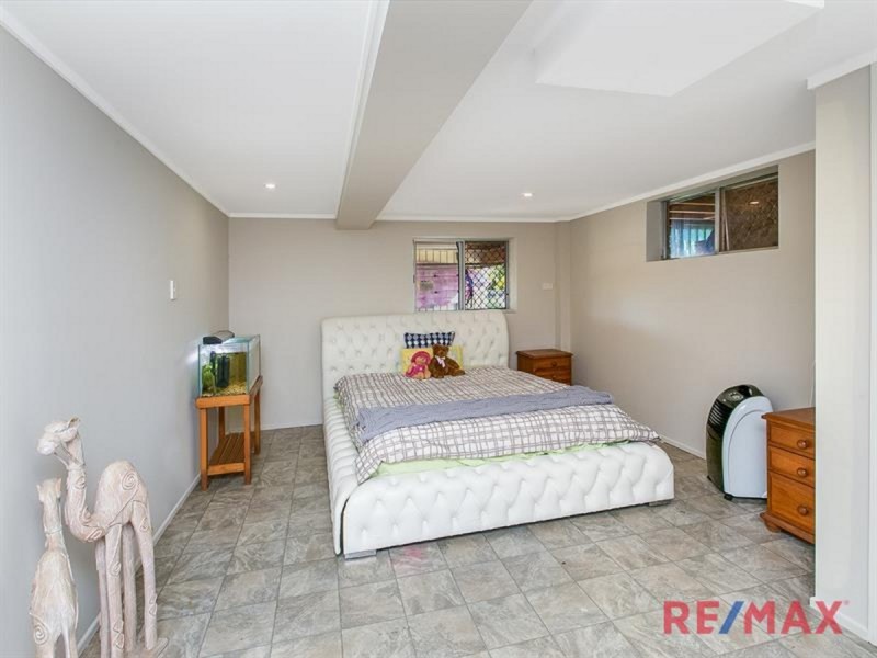 76 Pareena Crescent, Mansfield QLD 4122