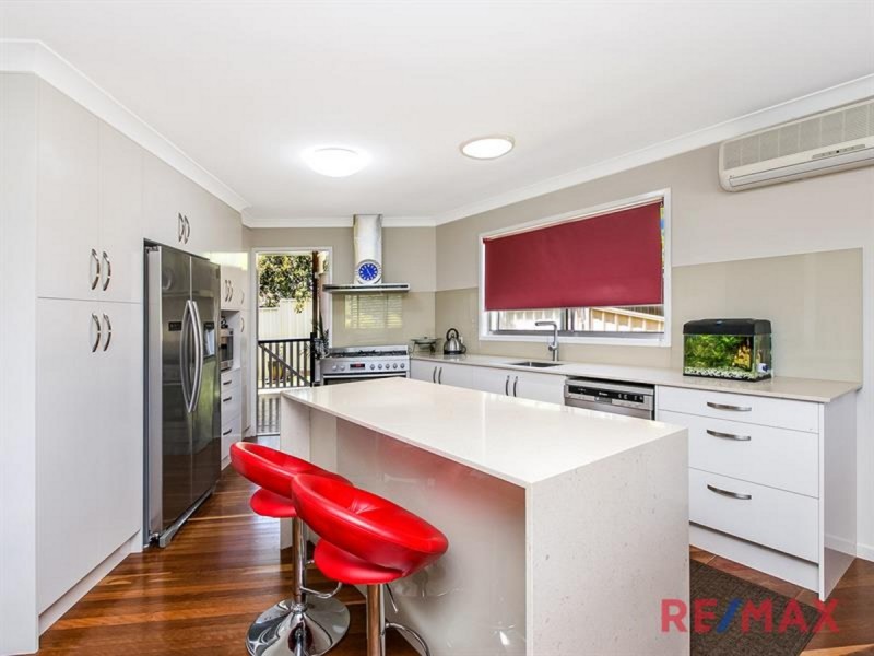 76 Pareena Crescent, Mansfield QLD 4122