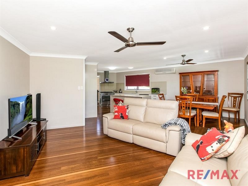 76 Pareena Crescent, Mansfield QLD 4122