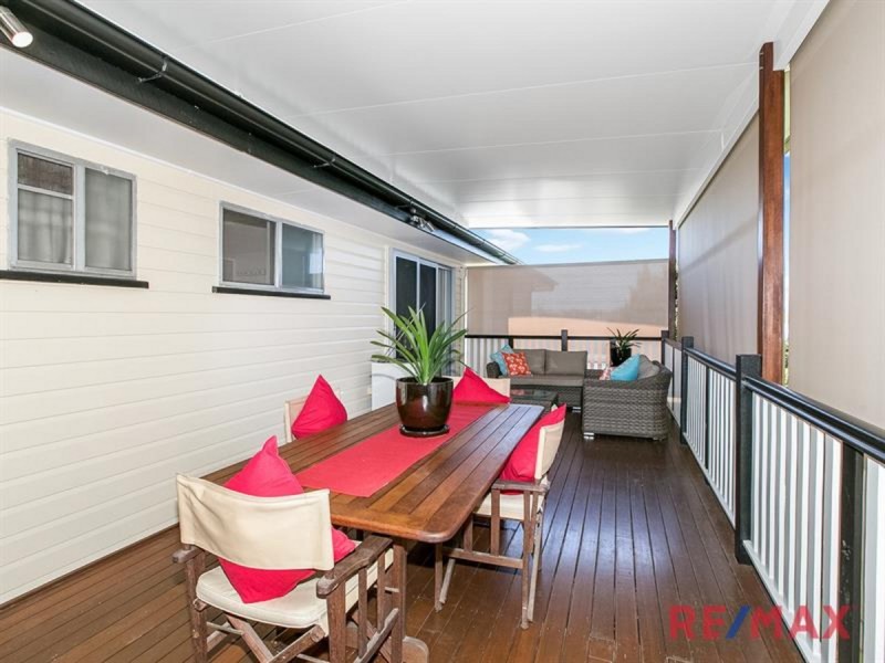 76 Pareena Crescent, Mansfield QLD 4122