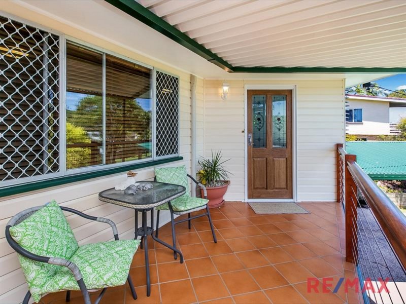 76 Pareena Crescent, Mansfield QLD 4122