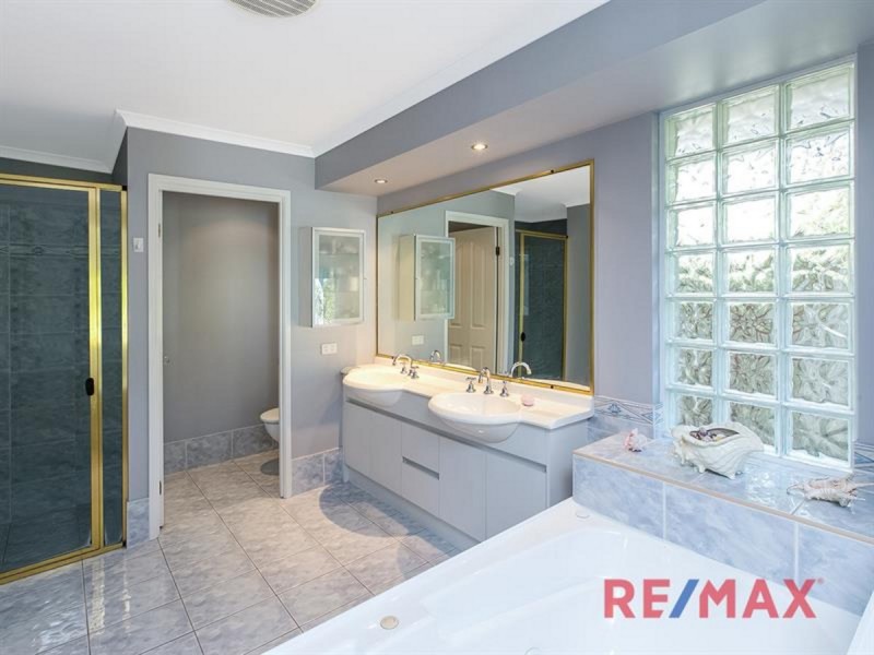 26 Cotswold Place, Wishart QLD 4122