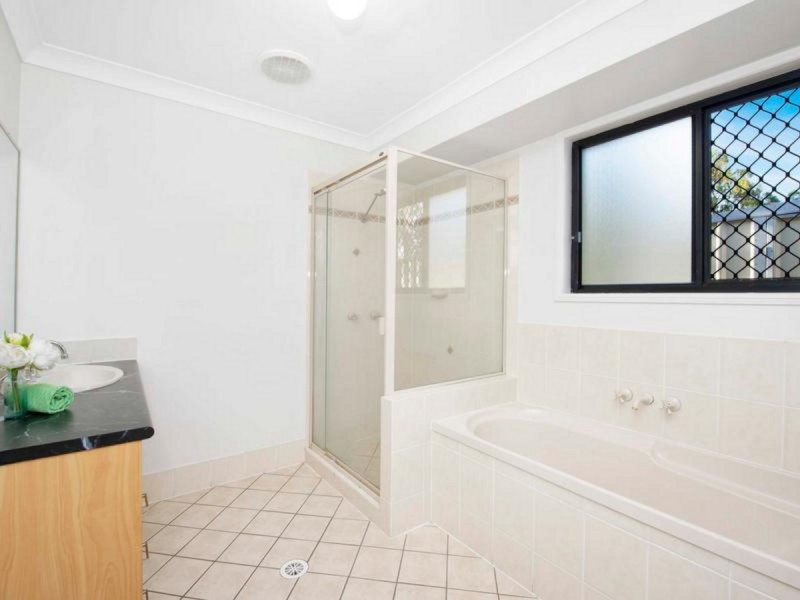 22 Balmoral Place, Forest Lake QLD 4078