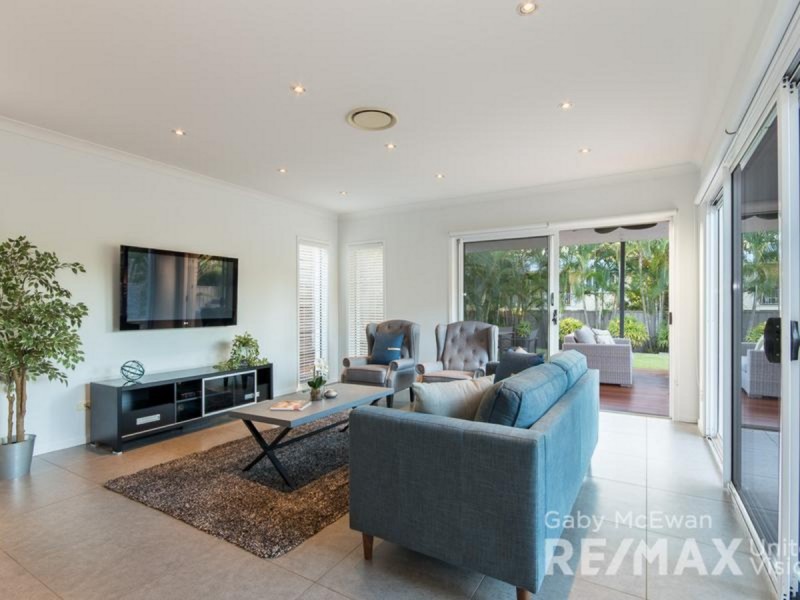 10 Megalong Street, Holland Park West QLD 4121