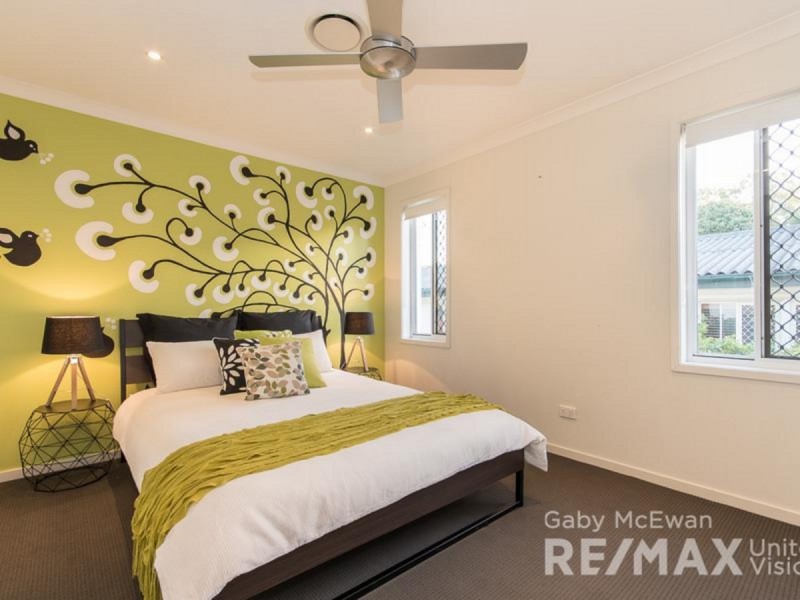 10 Megalong Street, Holland Park West QLD 4121