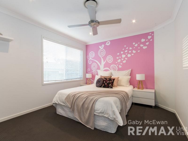 10 Megalong Street, Holland Park West QLD 4121