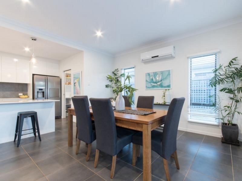 4 Beard Place, Wellington Point QLD 4160