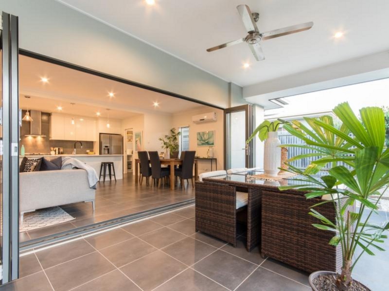 4 Beard Place, Wellington Point QLD 4160