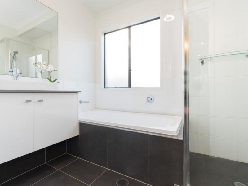 4 Beard Place, Wellington Point QLD 4160