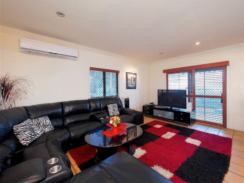 15 Tamarind Place, Stretton QLD 4116