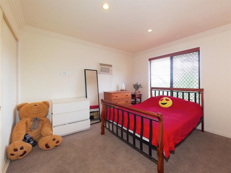 15 Tamarind Place, Stretton QLD 4116