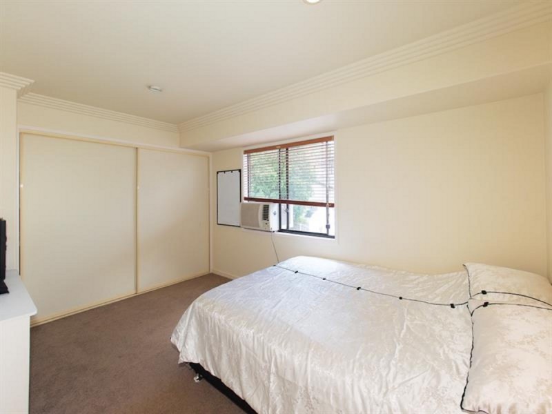 15 Tamarind Place, Stretton QLD 4116