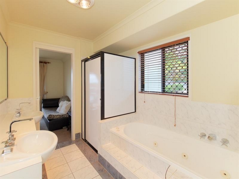 15 Tamarind Place, Stretton QLD 4116