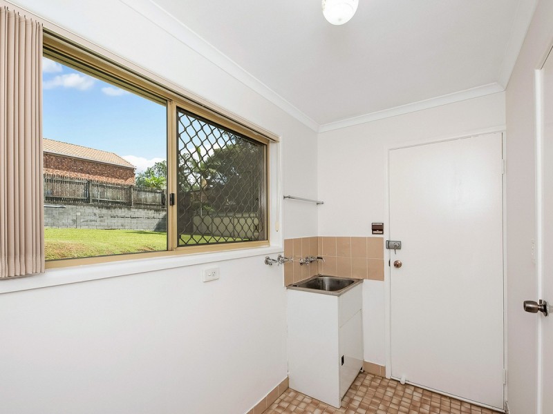 443 Broadwater Road, Mansfield QLD 4122