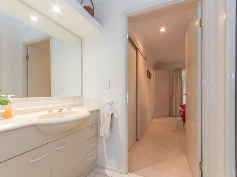 23 Mitchell Place, Belmont QLD 4153