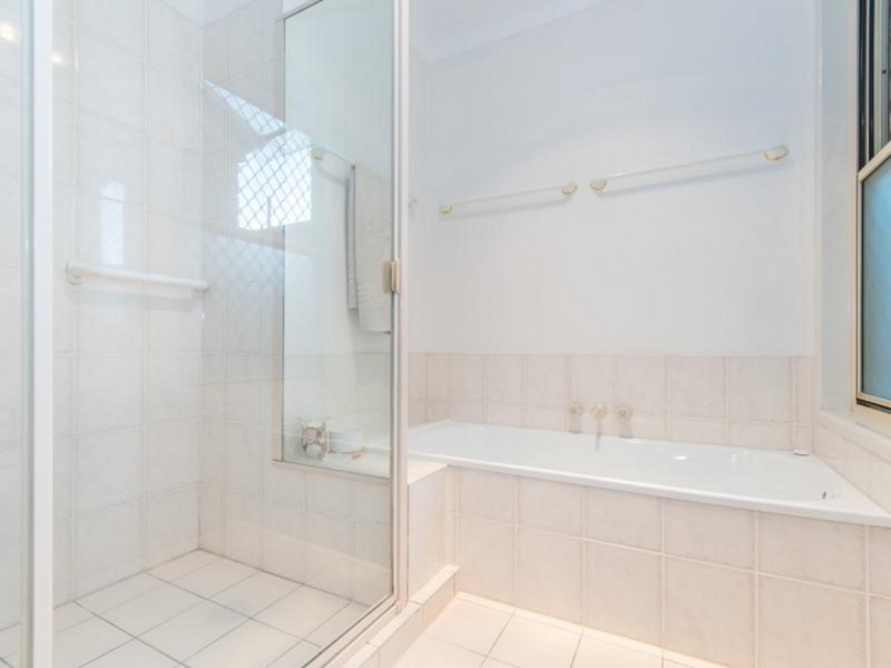 23 Mitchell Place, Belmont QLD 4153