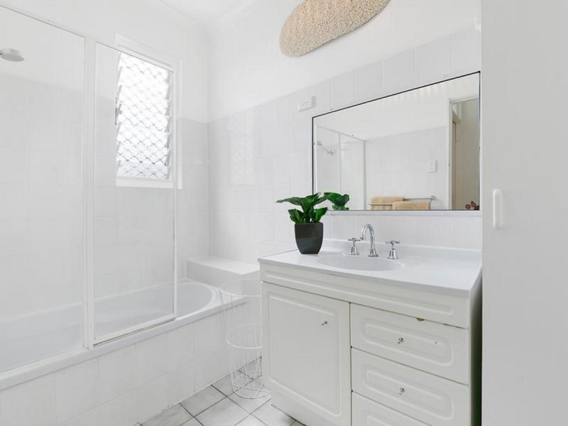 4 Gilwell Street, Carina QLD 4152