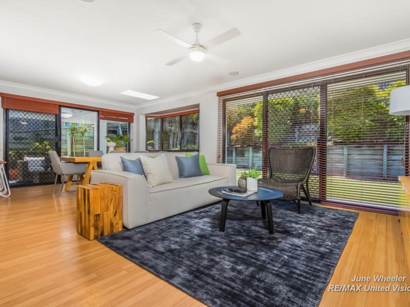 12 Turubul Crescent, Carindale QLD 4152