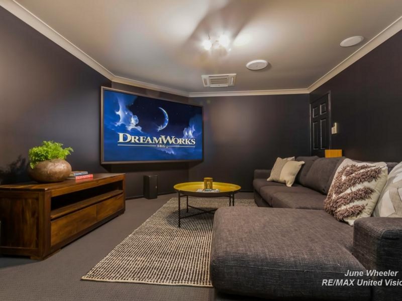 12 Turubul Crescent, Carindale QLD 4152