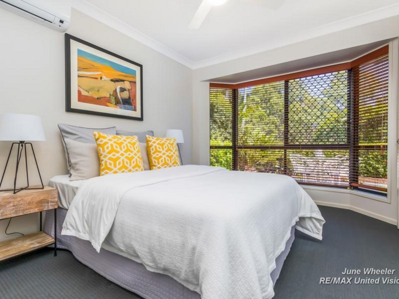 12 Turubul Crescent, Carindale QLD 4152