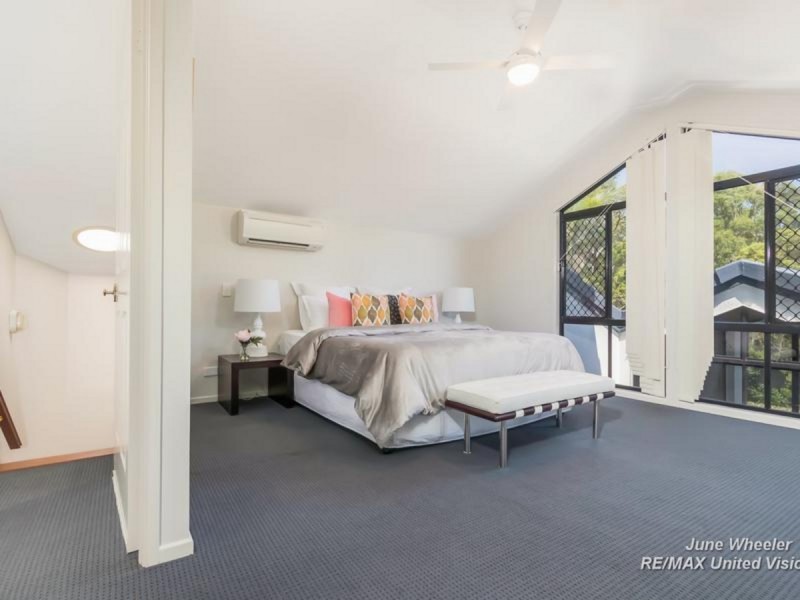 12 Turubul Crescent, Carindale QLD 4152