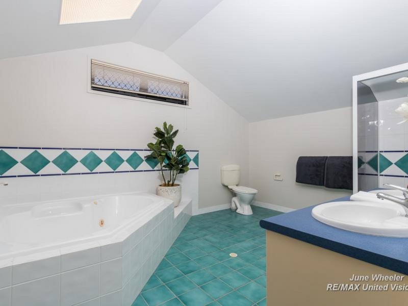 12 Turubul Crescent, Carindale QLD 4152