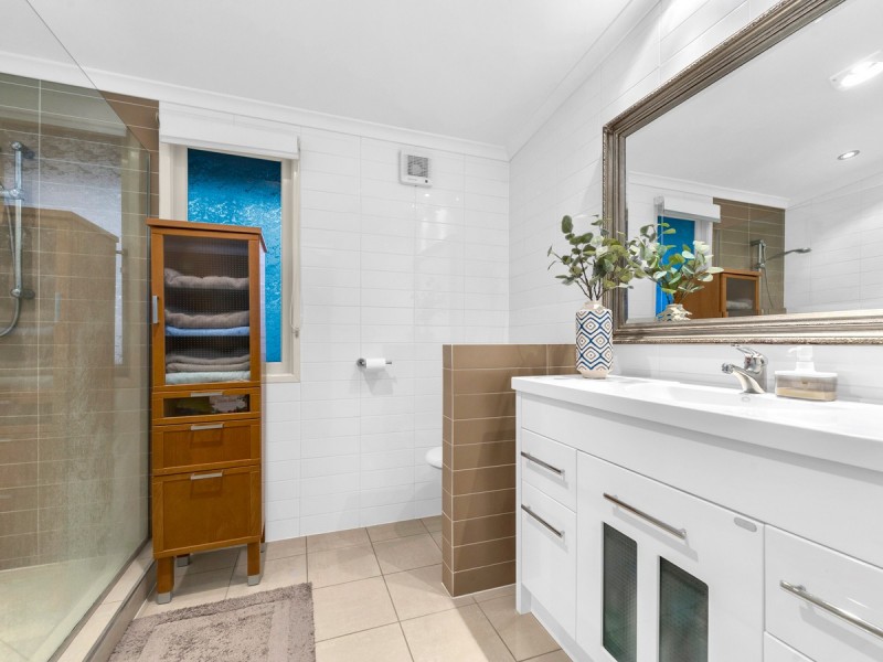 42 Chater Street, Carina QLD 4152