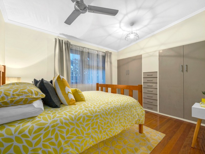 42 Chater Street, Carina QLD 4152