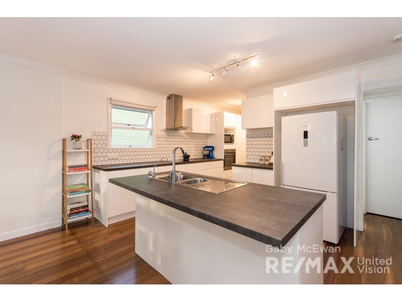 10 Selkirk Street, Tingalpa QLD 4173