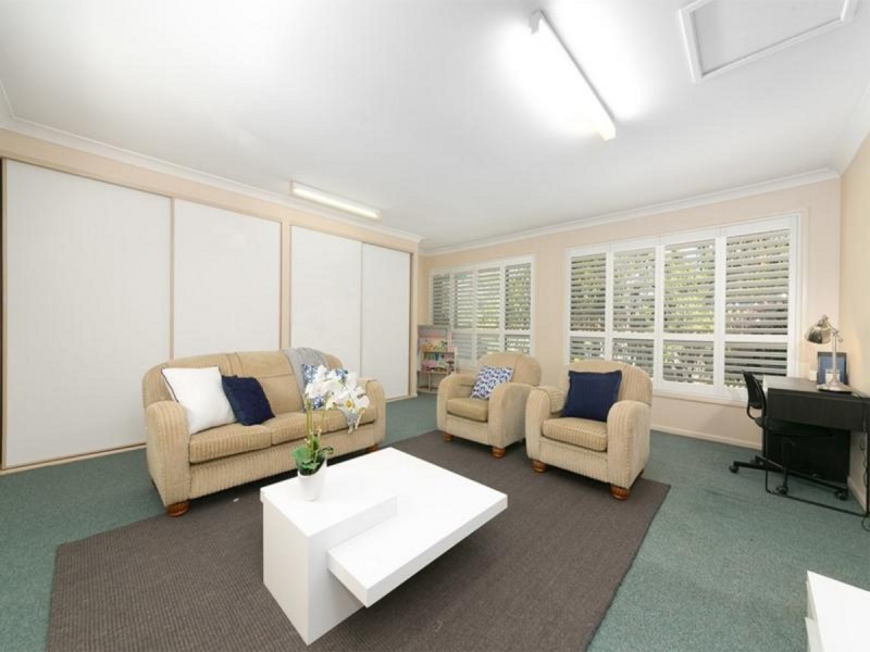 8 Olivia Drive, Carina Heights QLD 4152