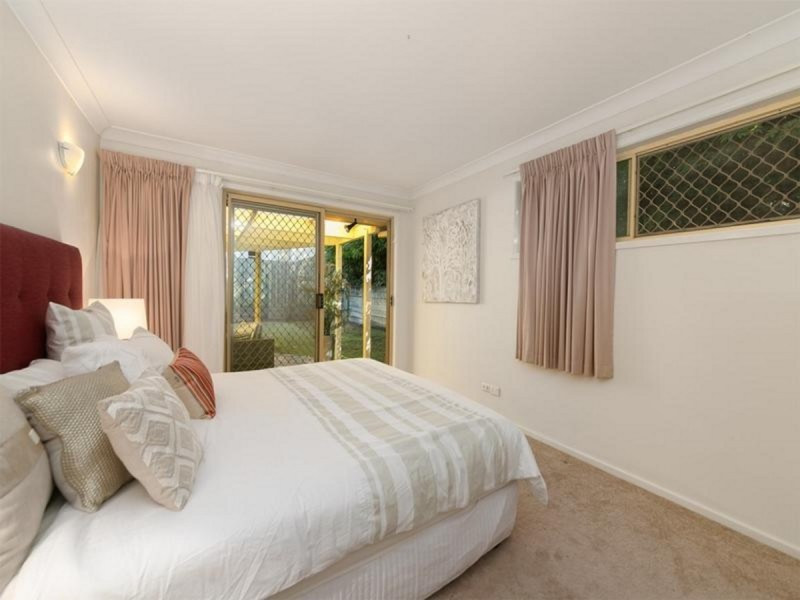 8 Olivia Drive, Carina Heights QLD 4152