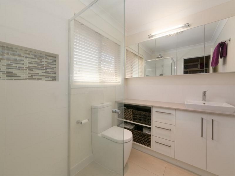 8 Olivia Drive, Carina Heights QLD 4152