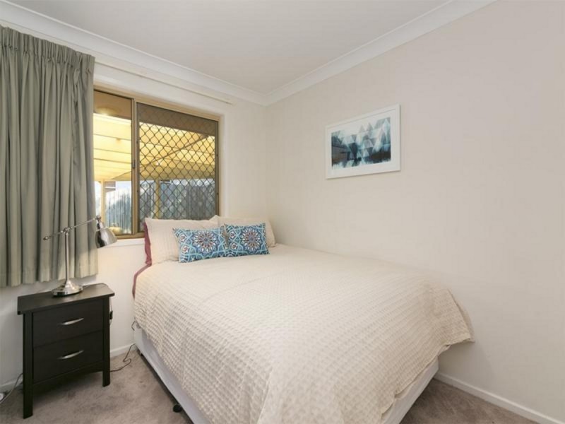 8 Olivia Drive, Carina Heights QLD 4152