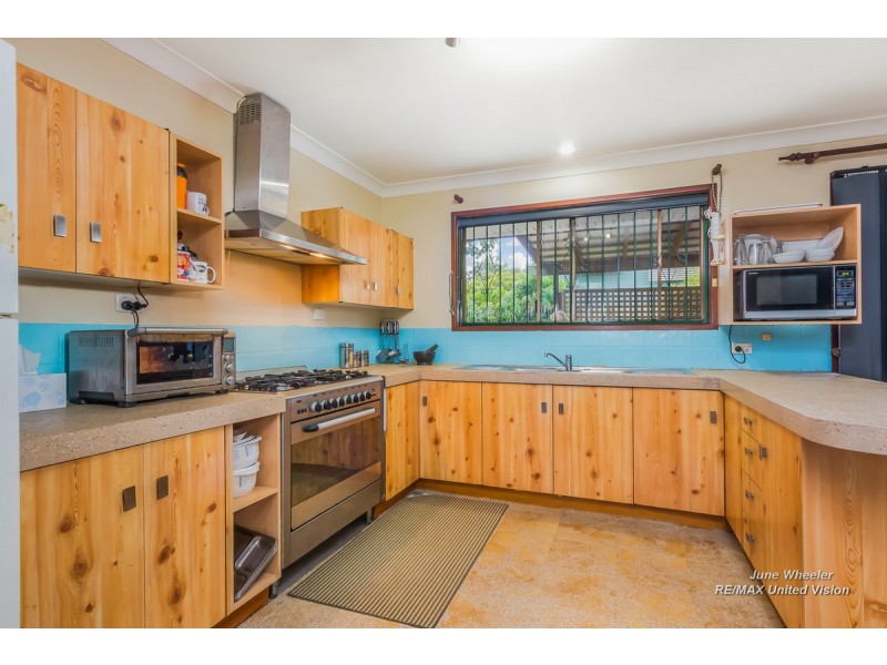 16 Thorne Street, Carina QLD 4152