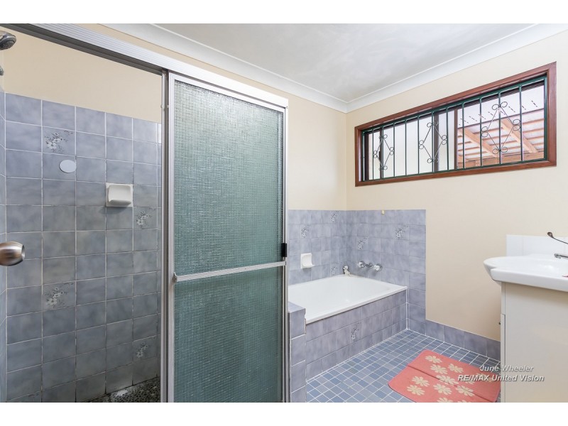 16 Thorne Street, Carina QLD 4152