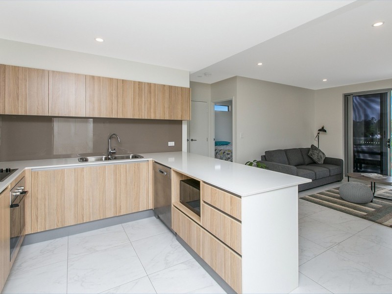10/908 Logan Road, Holland Park West QLD 4121