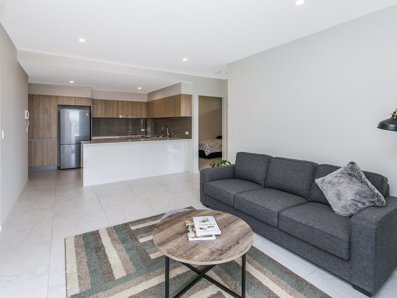 10/908 Logan Road, Holland Park West QLD 4121